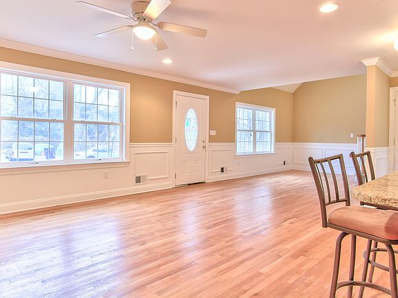 4th image of 524 Sica Ln