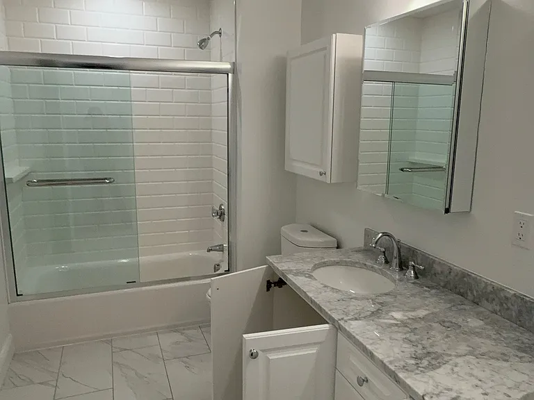 218 Ellery Ct — Photo 12