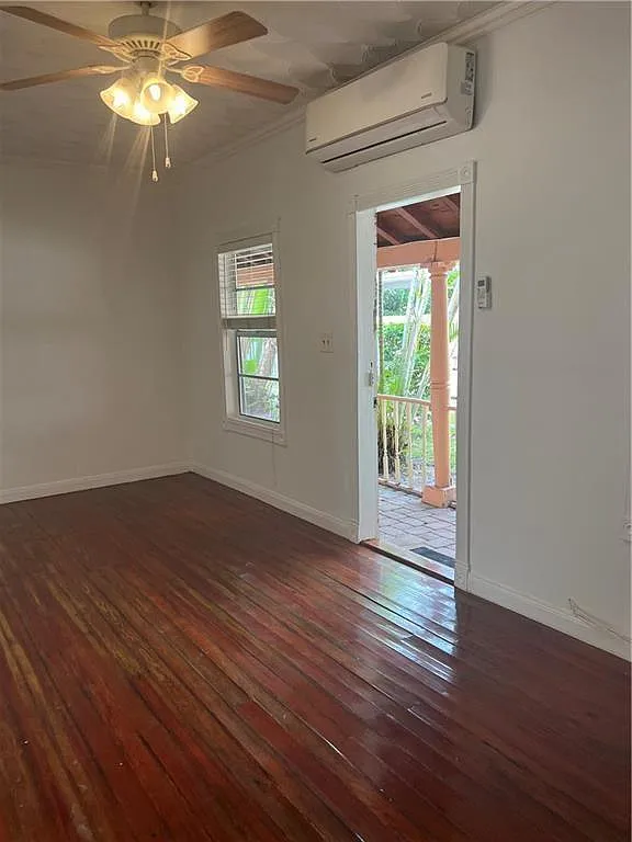 Building Photo - 808 SE 6th Ct #3