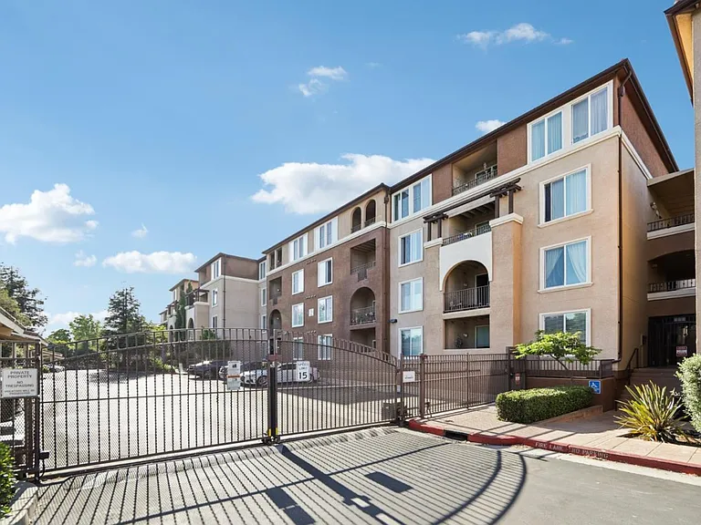 801 S Winchester Blvd #1118 — Photo 2