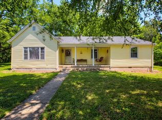 3855 Ronnie Lake Rd, Utica, KY 42376