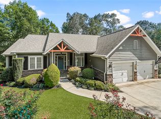 214 S Summit Dr, Seneca, SC 29672