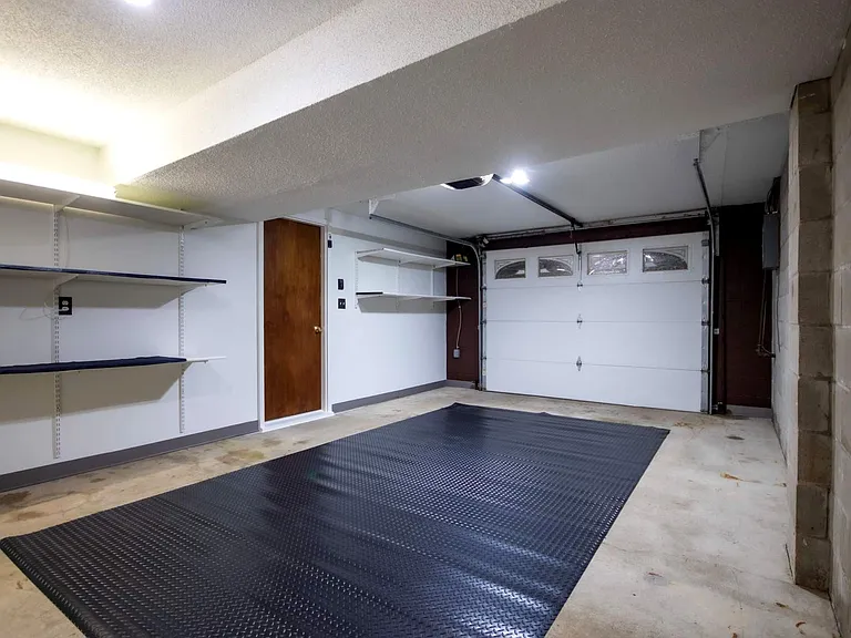 6407 Carpenter Ave — Photo 23