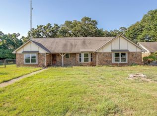 451 Willow Creek Ln, Springtown, TX 76082