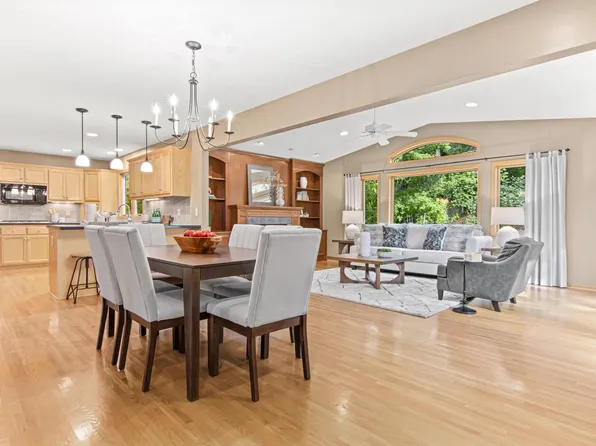 11015 Territorial Dr, Burnsville, MN 55337