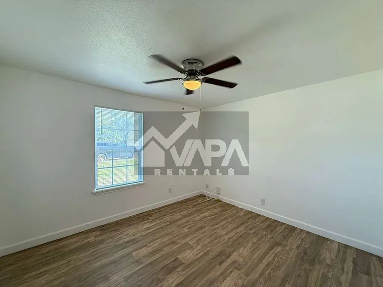 7210 Glen Trl — Photo 15