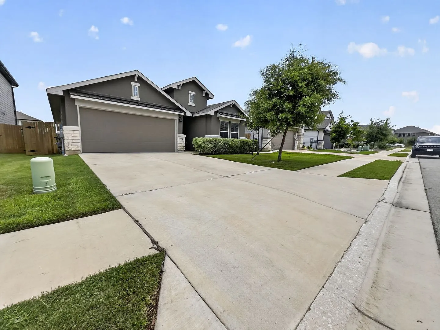 Spacious 4BR/2BA Home in Georgetown, TX 78628 Upgraded Kitchen & 2-Car Garage — Photo 2