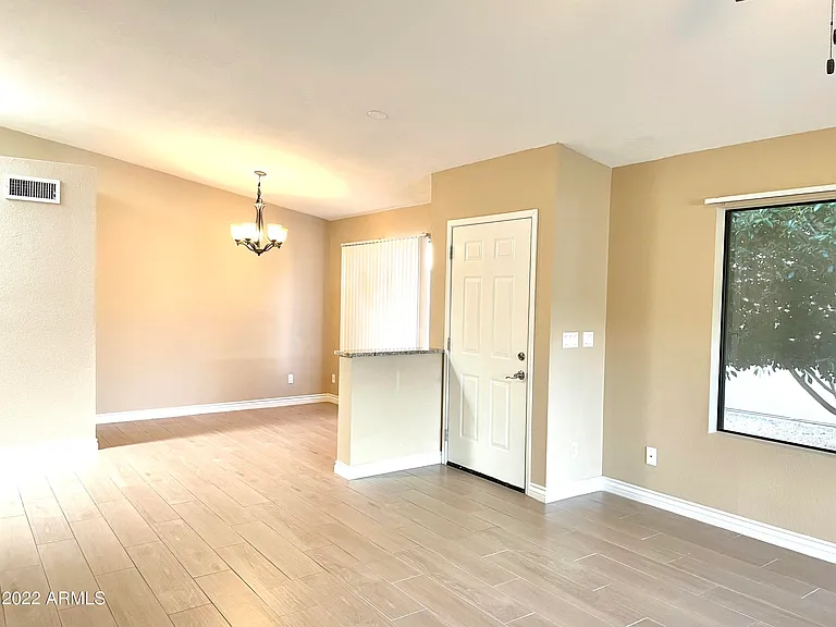 4522 E Renee Dr — Photo 6