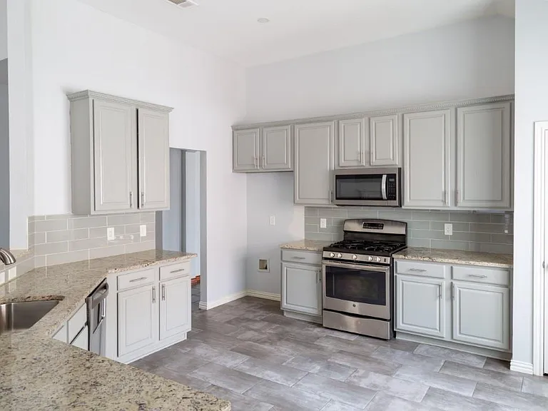 1524 Jessica Ln — Photo 11