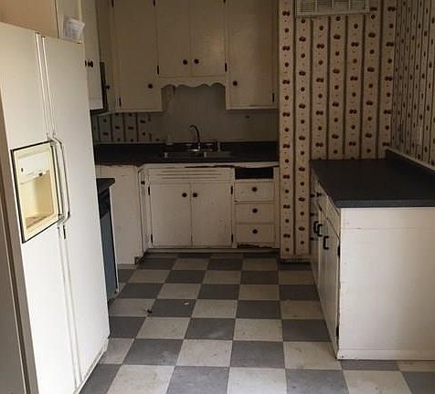 5th image of 42 S 204 East Ave