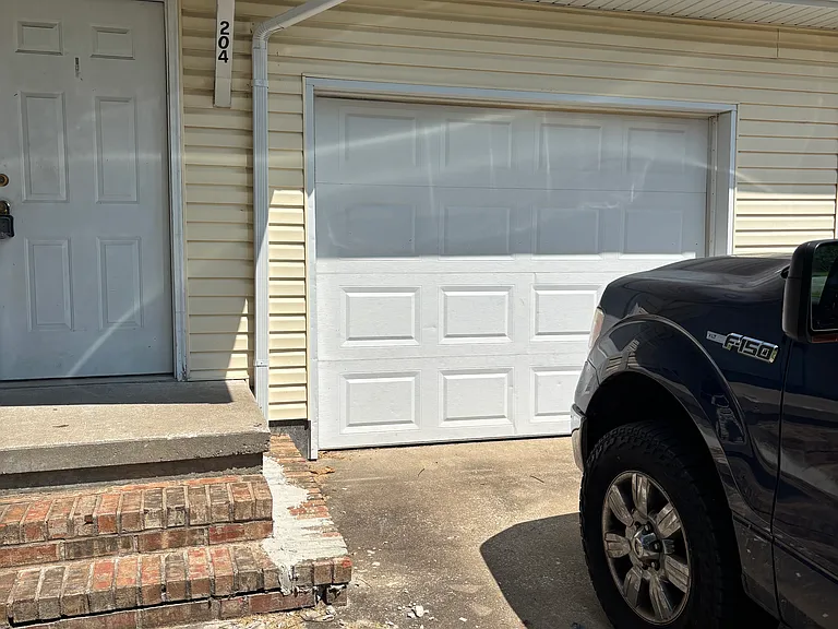 204 S Maple St #204 — Photo 2