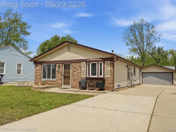 34540 Barton St, Westland, MI 48185