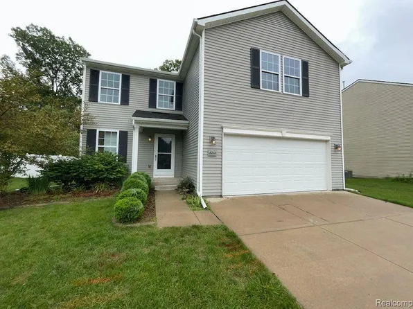 8212 Bayberry Ct, Dexter, MI 48130
