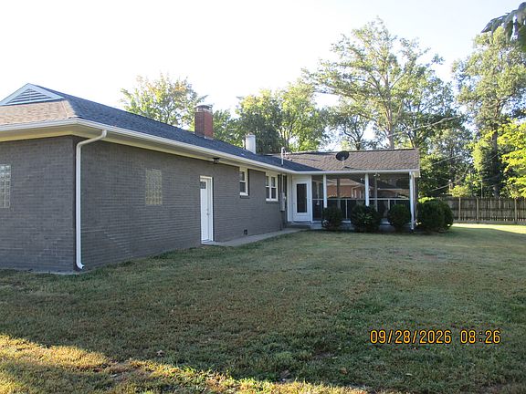 3rd image of 10 Lilac Ln