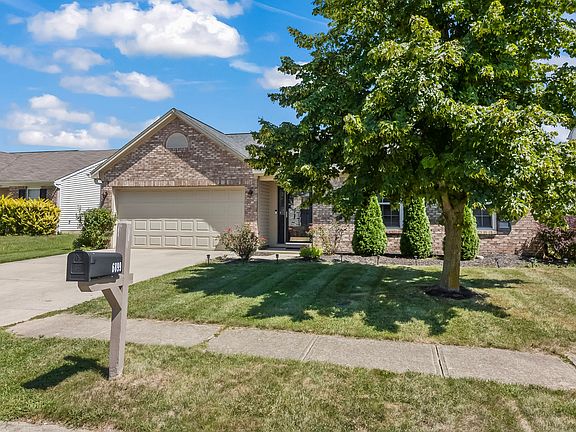 3rd image of 6899 N Karnes Dr