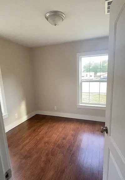 1000 Avenue D — Photo 14