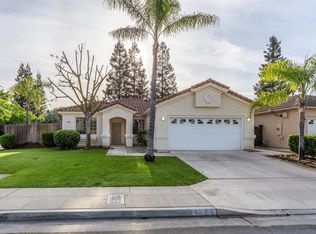 7564 N McCaffrey Ave, Fresno, CA 93722