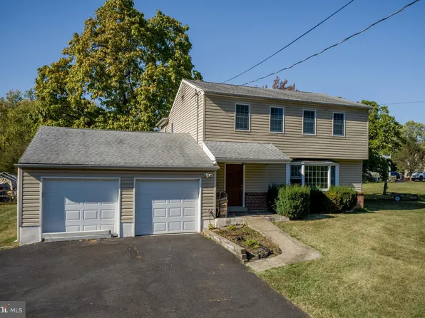 143 Cardinal Rd, Chalfont, PA 18914