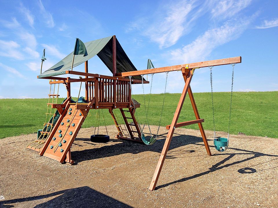 Maple Pass Apartments & Townhomes 310 N Maple Ave Hartford SD Zillow