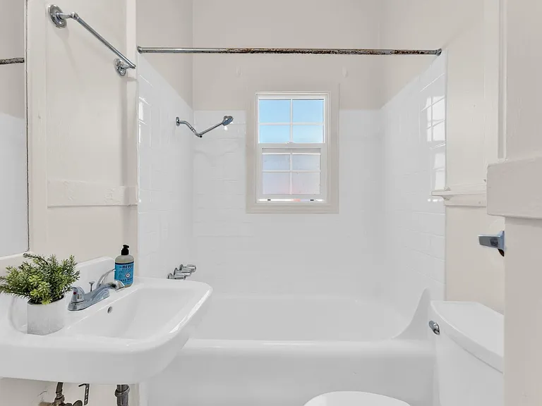 2091 California Street — Photo 22