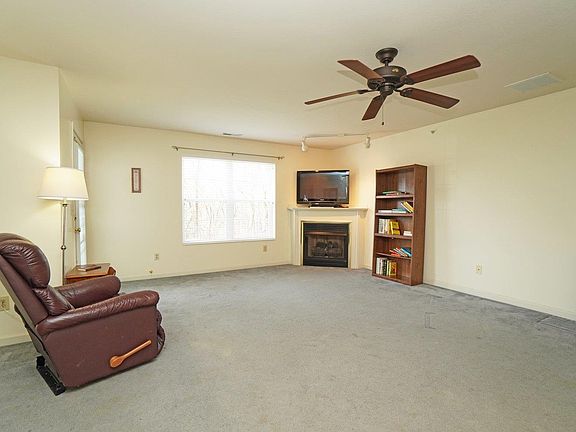 5th image of 3663 Chestnut Park Ln