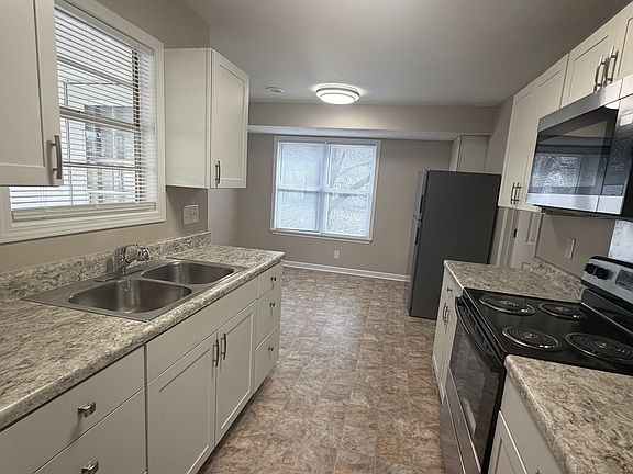 2nd image of 104 Kemmons Dr