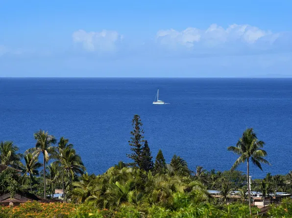 150 Puukolii Rd APT 52, Lahaina, HI 96761
