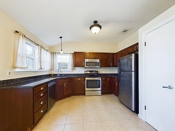 5th image of 1158 Saddle Creek Dr