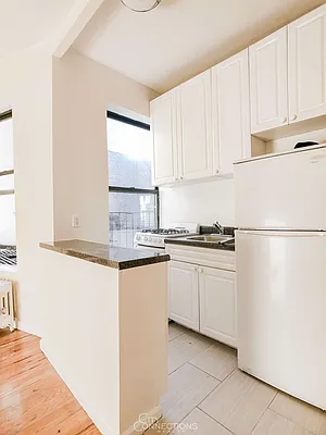 Rented by City Connections Realty | media 14