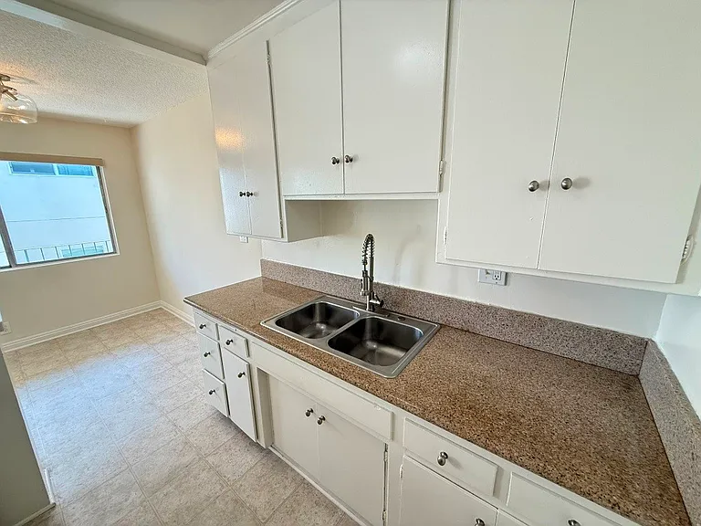 5433 Barton Ave #7 — Photo 24
