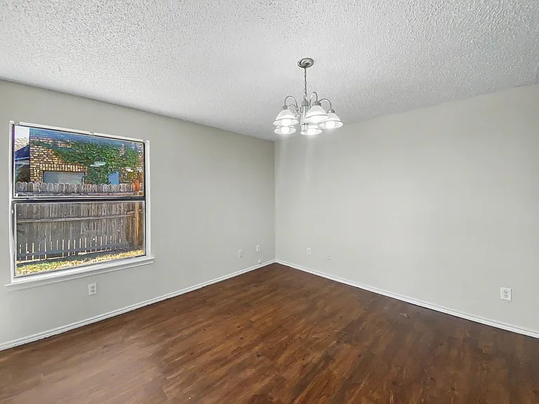 2202 Prairie Creek Trl — Photo 26