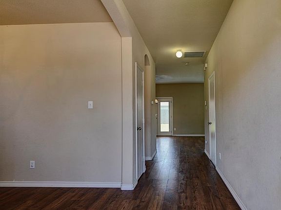 2nd image of 1620 Birds Eye Rd