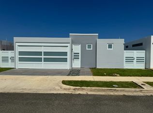 Urb Brisas De Mar Chiquita M 11 Calle Pescador, Manati, PR 00674