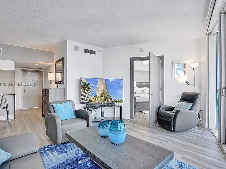1750 N Bayshore Dr #3802 — Photo 26