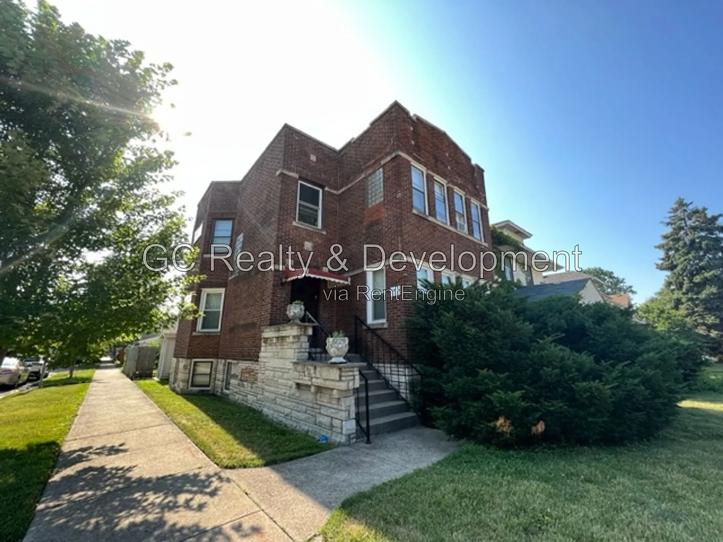 600 Lathrop Ave — Photo 1