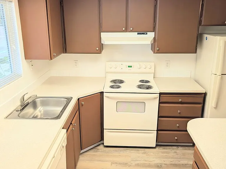 Kingcity Apartments — Photo 84