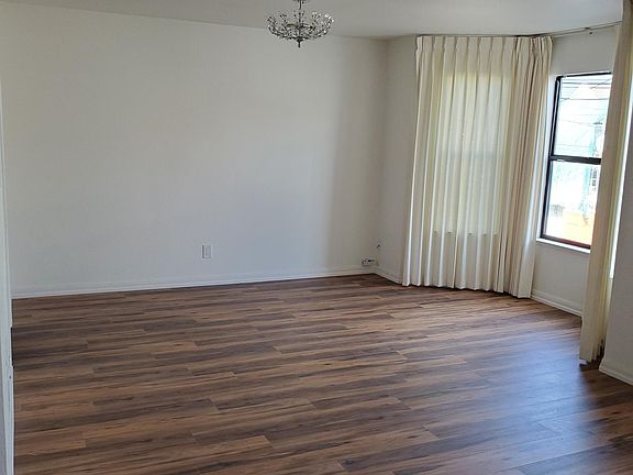 2nd image of 231 17th Ave
