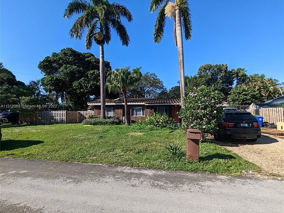 3rd image of 2525 SW 34th Ave