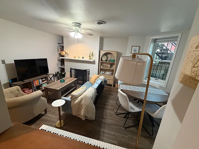 1439 Swann St NW #A — Photo 4