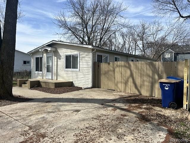 1st image of 4024 Wenonah Ln