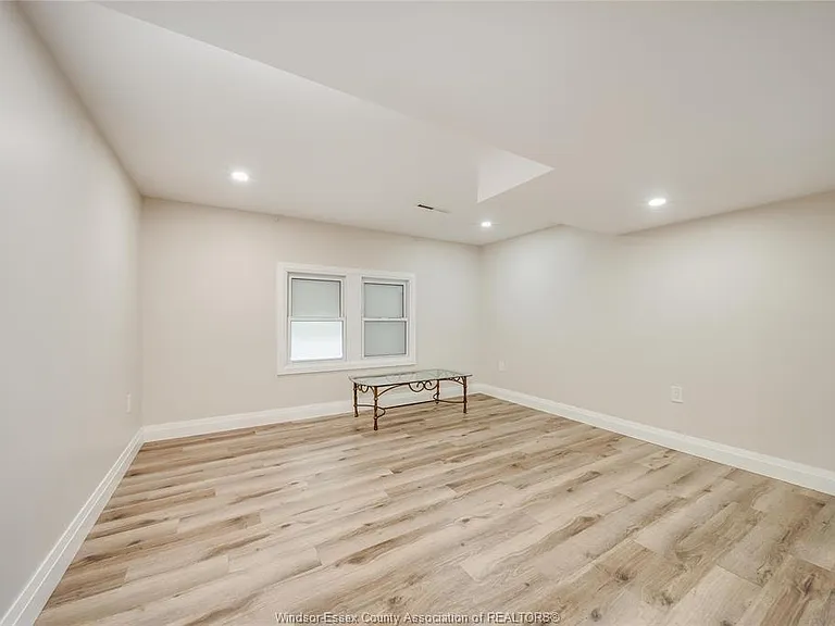 7105 Isabelle Ct — Photo 17