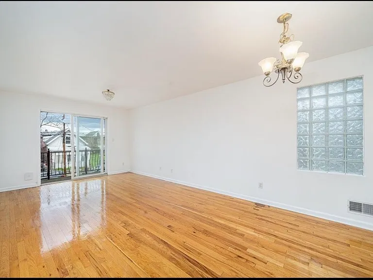 38 W 20th St #2 — Photo 5
