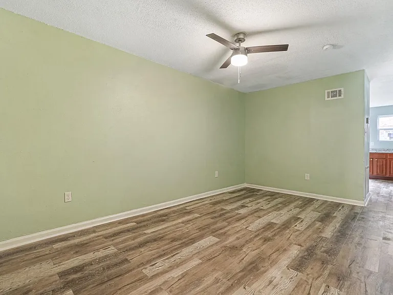 1113 Orange Blossom Ln #7 — Photo 6