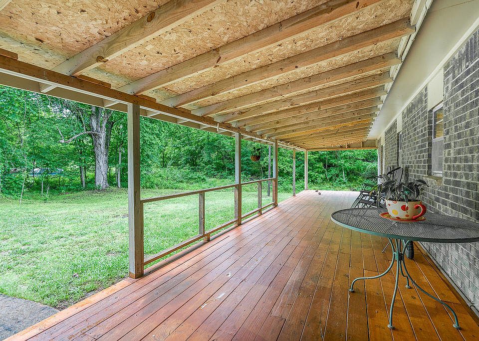 17404 S 663rd Rd, Wyandotte, OK 74370 | Zillow