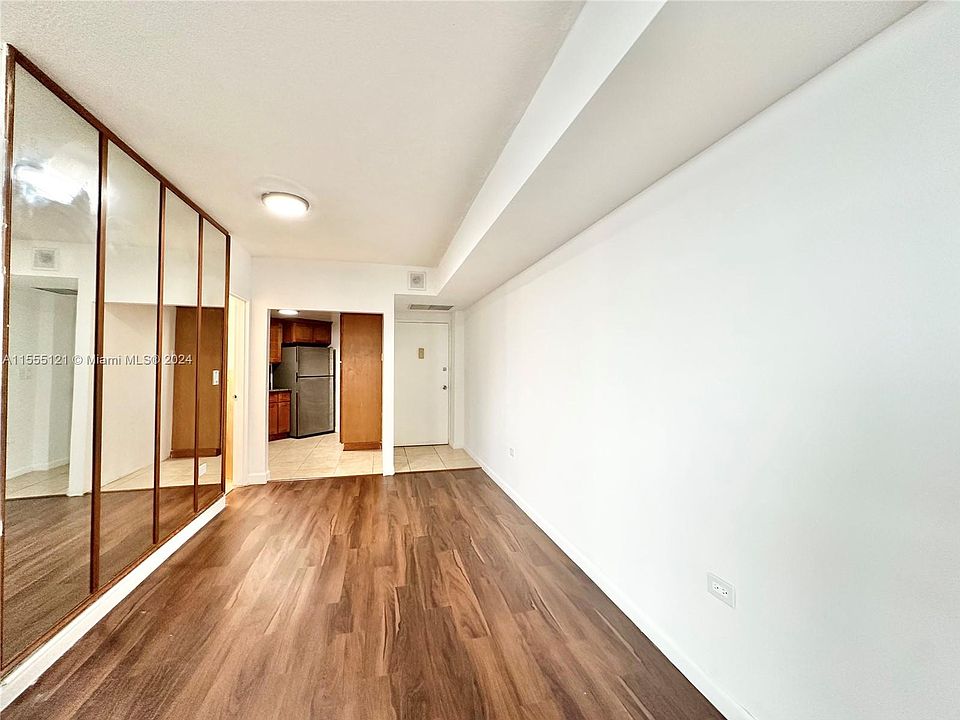 1st image of 825 Brickell Bay Dr APT 344
