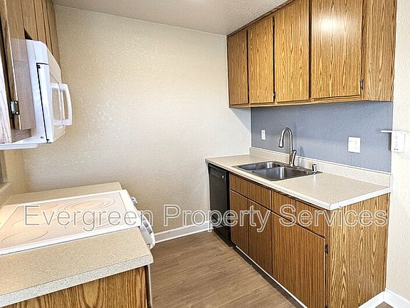 4th image of 2740 Arcadia Dr