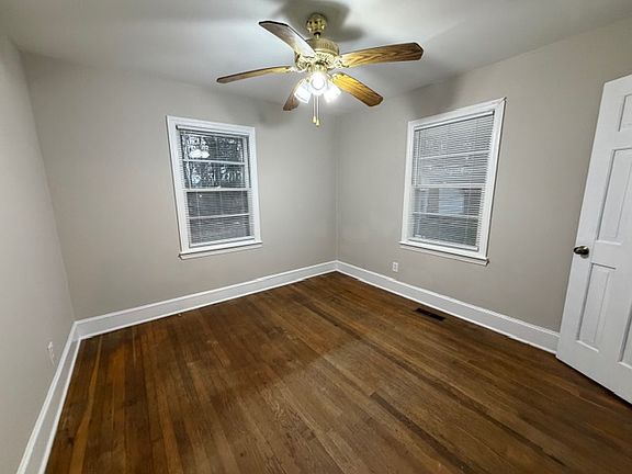 4th image of 210 Corliss St