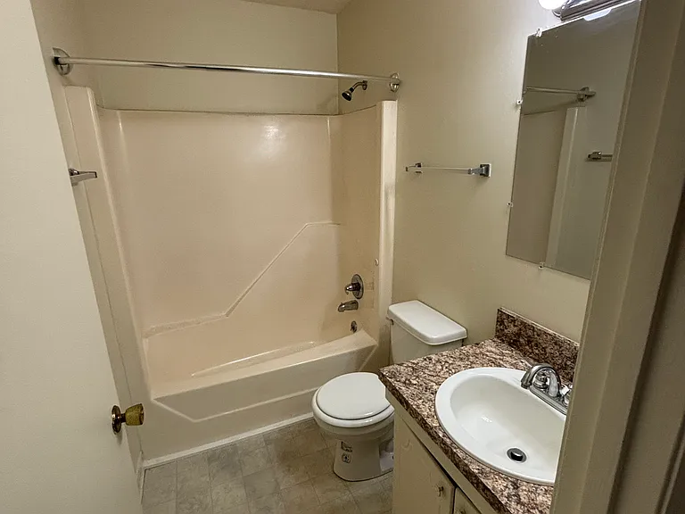 228 Northpoint Ave #G — Photo 11