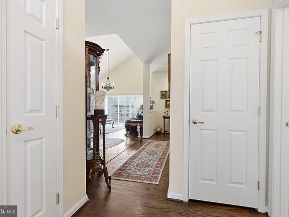 4th image of 1203 Lyndhurst Ct #82