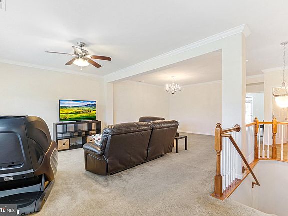 3rd image of 15081 Leicestershire St